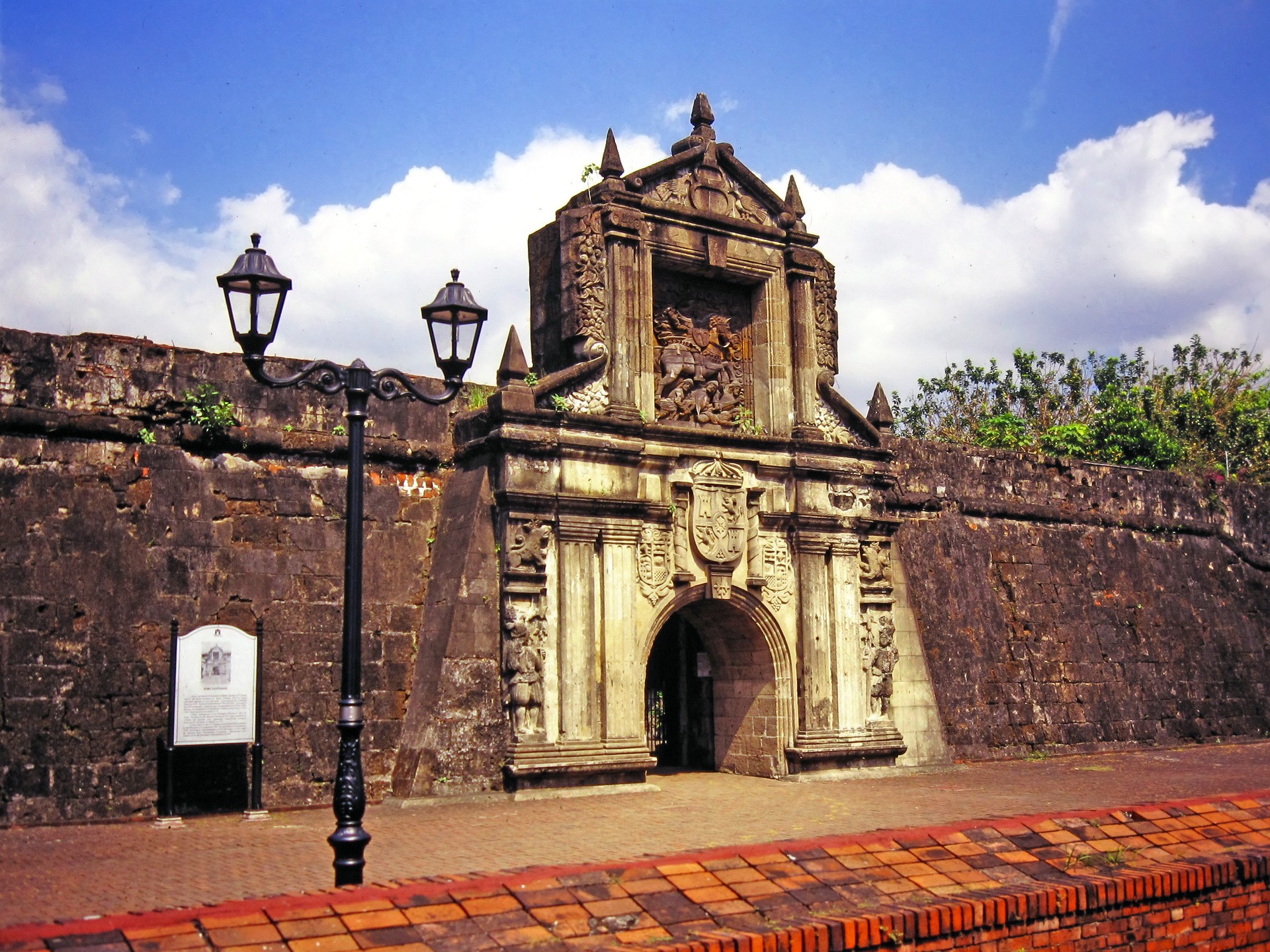 Intramuros in Manila: a must-visit during a week in the Philippines