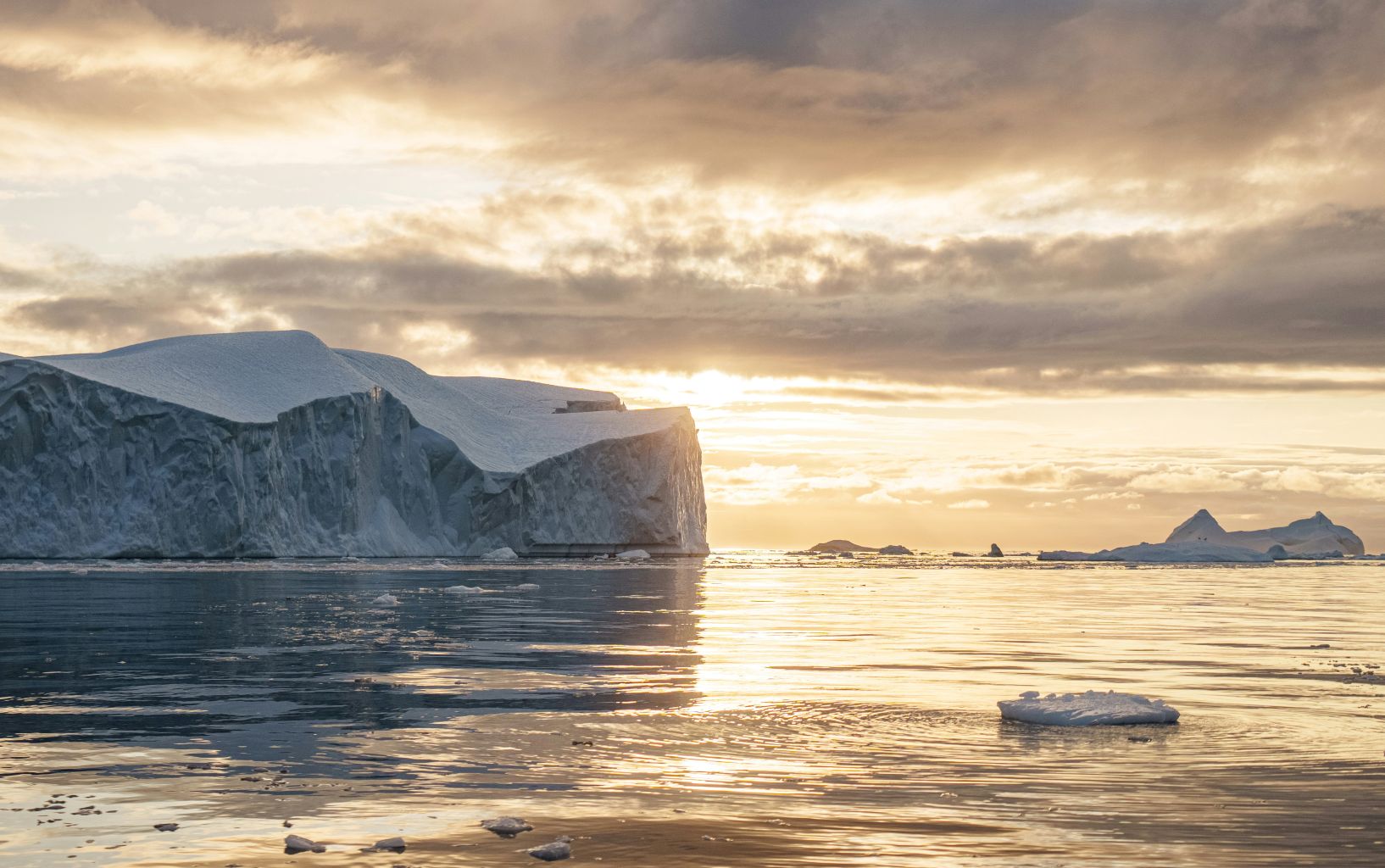 Visiting Greenland: Ilulissat at sunset